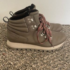Merrill Alpine Hiker Woman’s 8.5 Gently Used